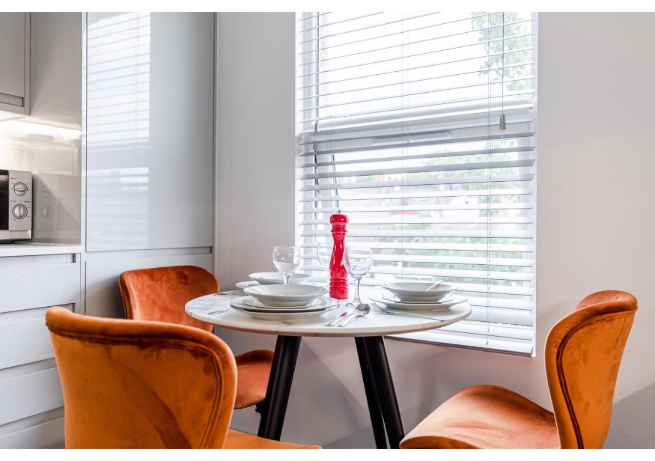 Cozy And Stylish 2 Bedroom Flat In Greater London Bagian luar foto