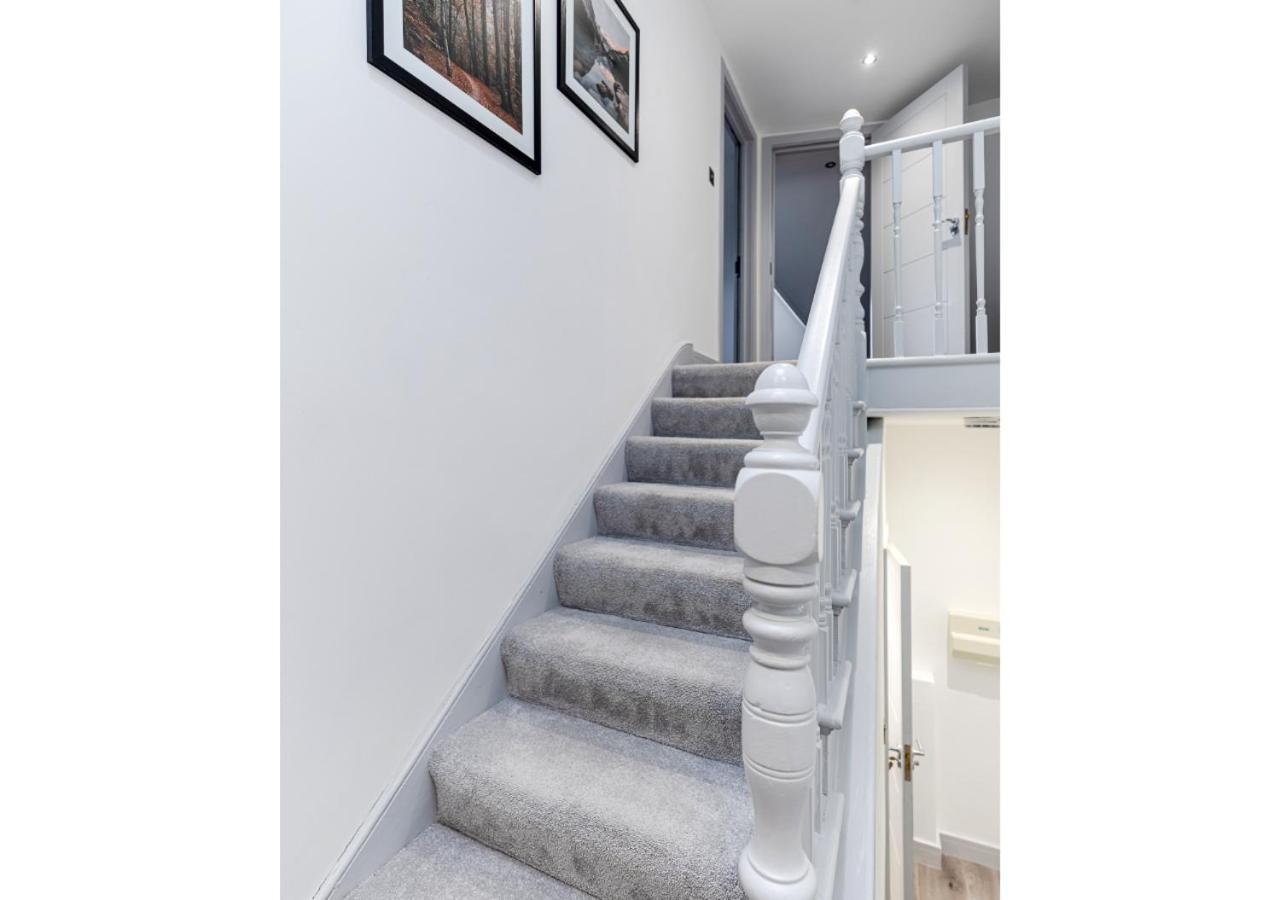 Cozy And Stylish 2 Bedroom Flat In Greater London Bagian luar foto